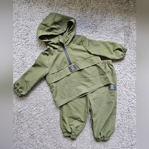 SHEIN Olive Green Baby Hooded Two-Piece Set